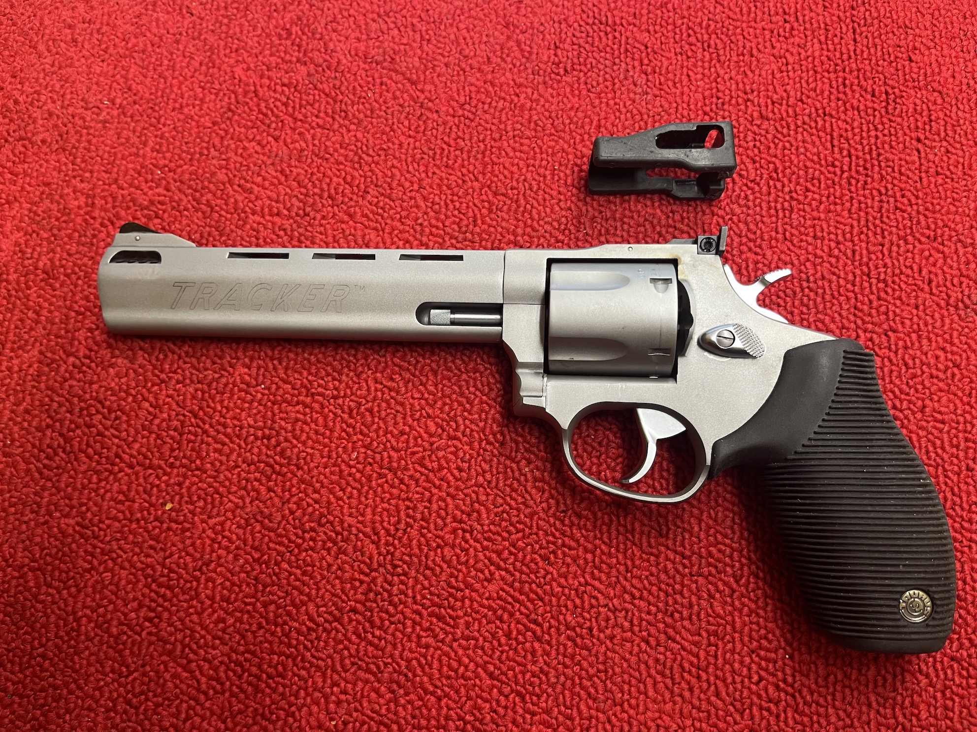 REVOLVER TAURUS TRAKER